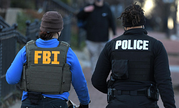 Женщине, обстрелявшей дом Рианны, предъявили обвинение