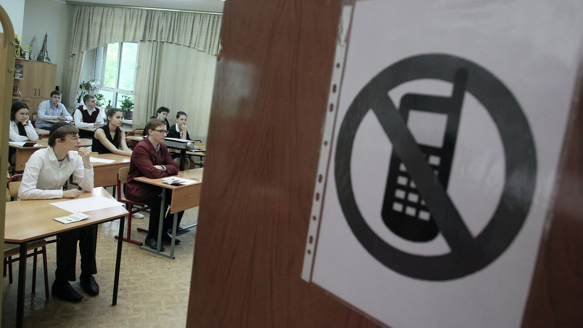 В Госдуме предложили разрешить нарушителям ЕГЭ пересдачу в текущем году В Госдуме предложили разрешить нарушителям ЕГЭ пересдачу в текущем году