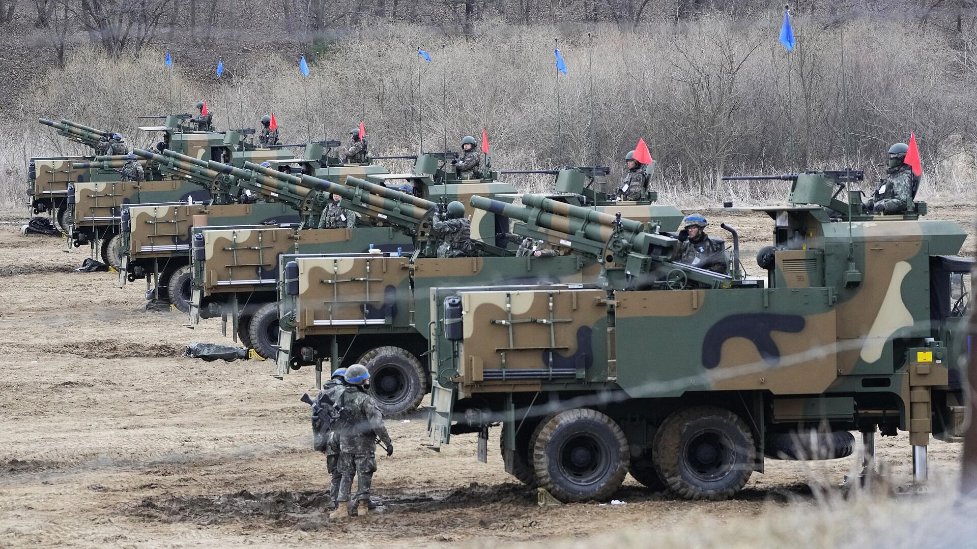 Лидер южнокорейской оппозиции призвал сторонников сходить к парламенту