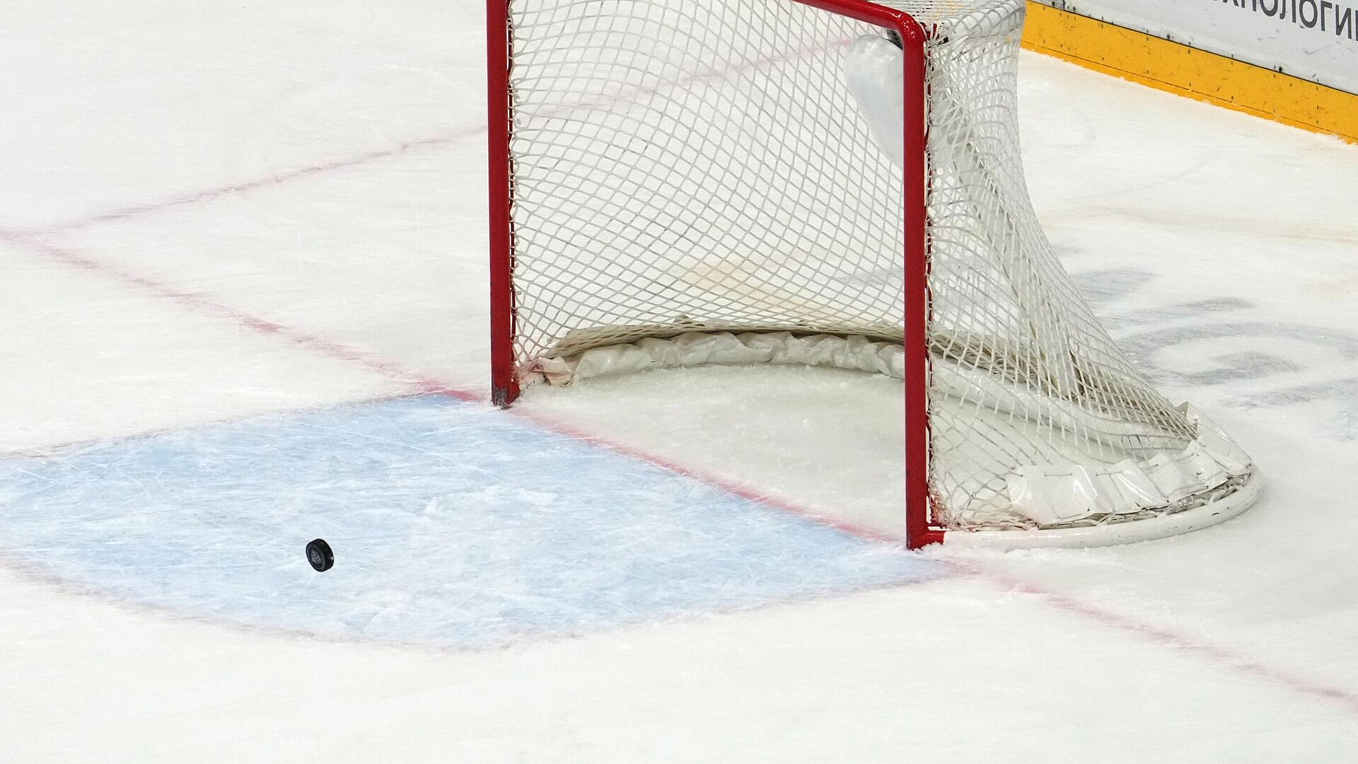 Тренер сборной Чехии раскритиковал судейство после поражения Канаде