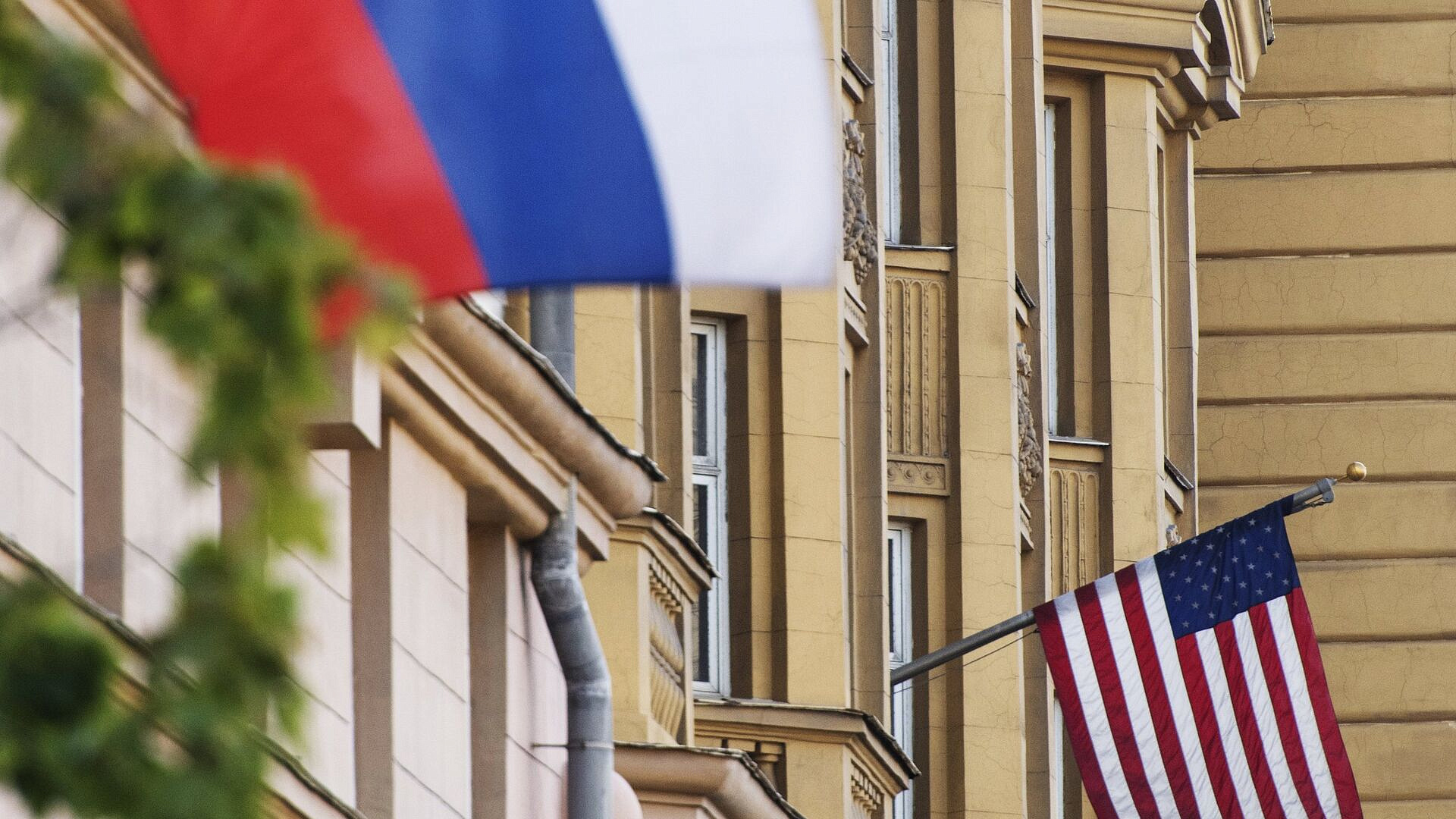 США проявляют позитивный настрой в отношениях с Россией, заявил посол