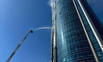Более 90 спасателей ликвидировали пожар в жилом комплексе в Астане 