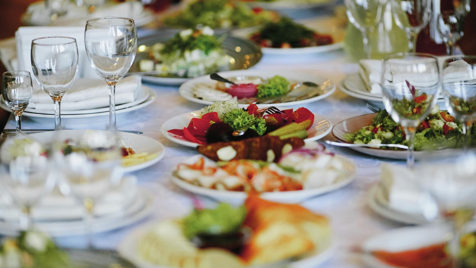 Врач рассказал, как восстановиться после застолья