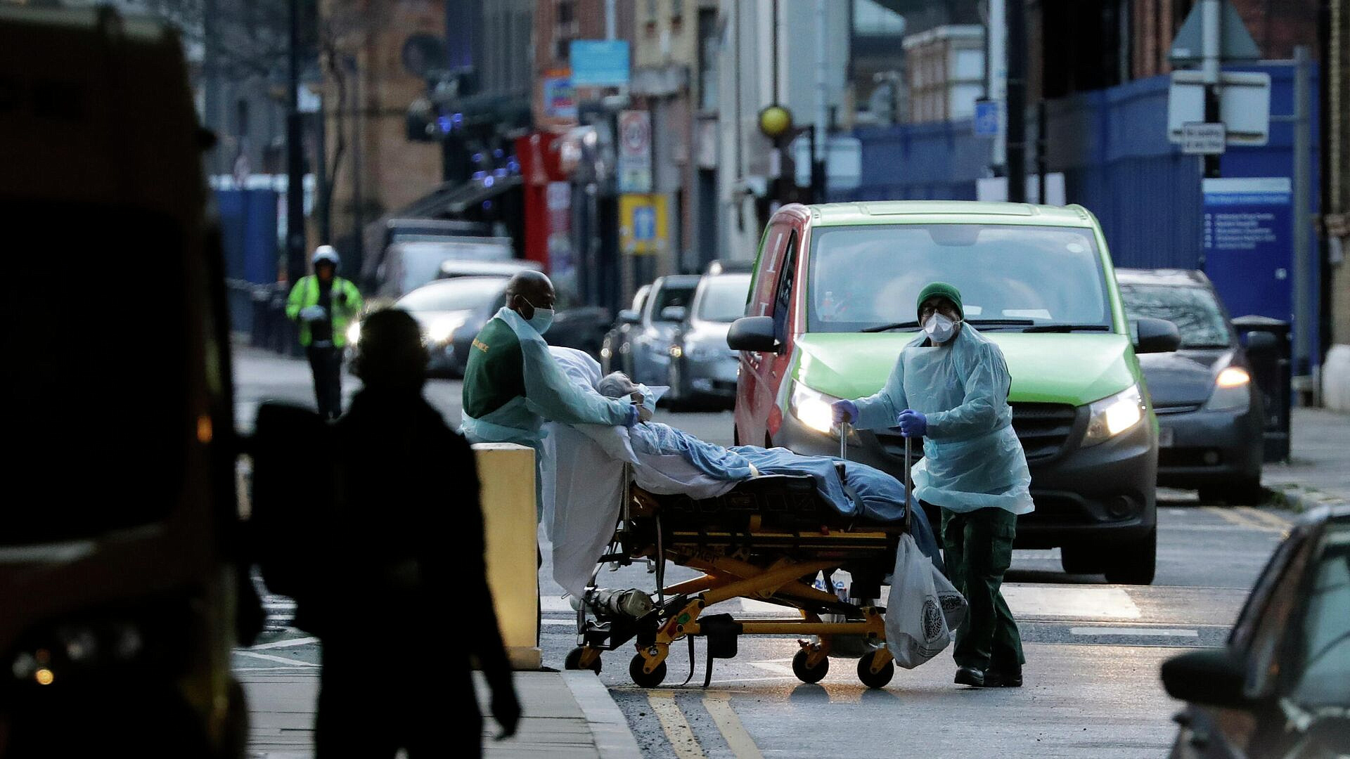 В Лондоне врачам запретили носить пропалестинскую символику