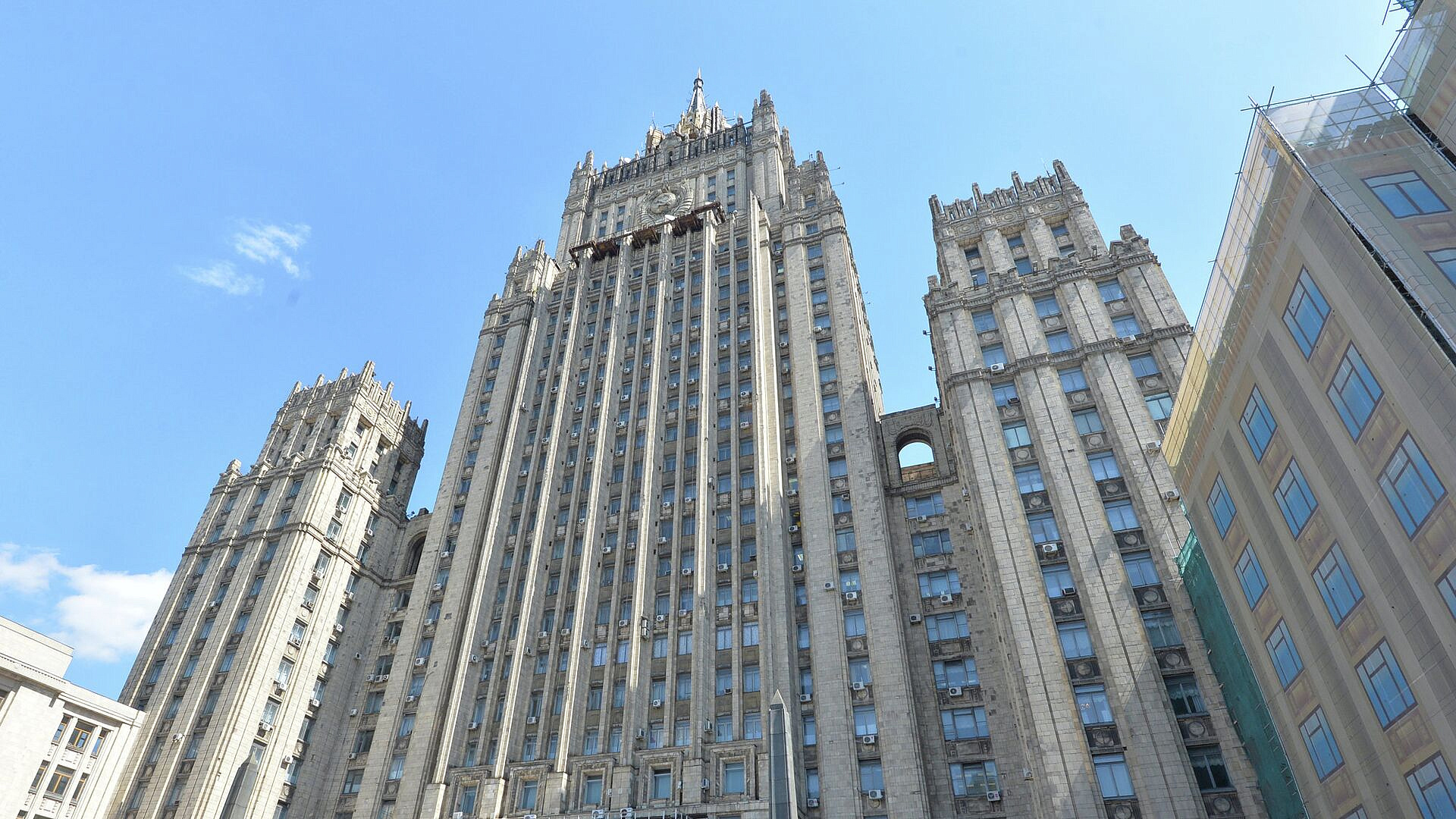 Россия введет санкции против британских парламентариев Россия введет санкции против британских парламентариев