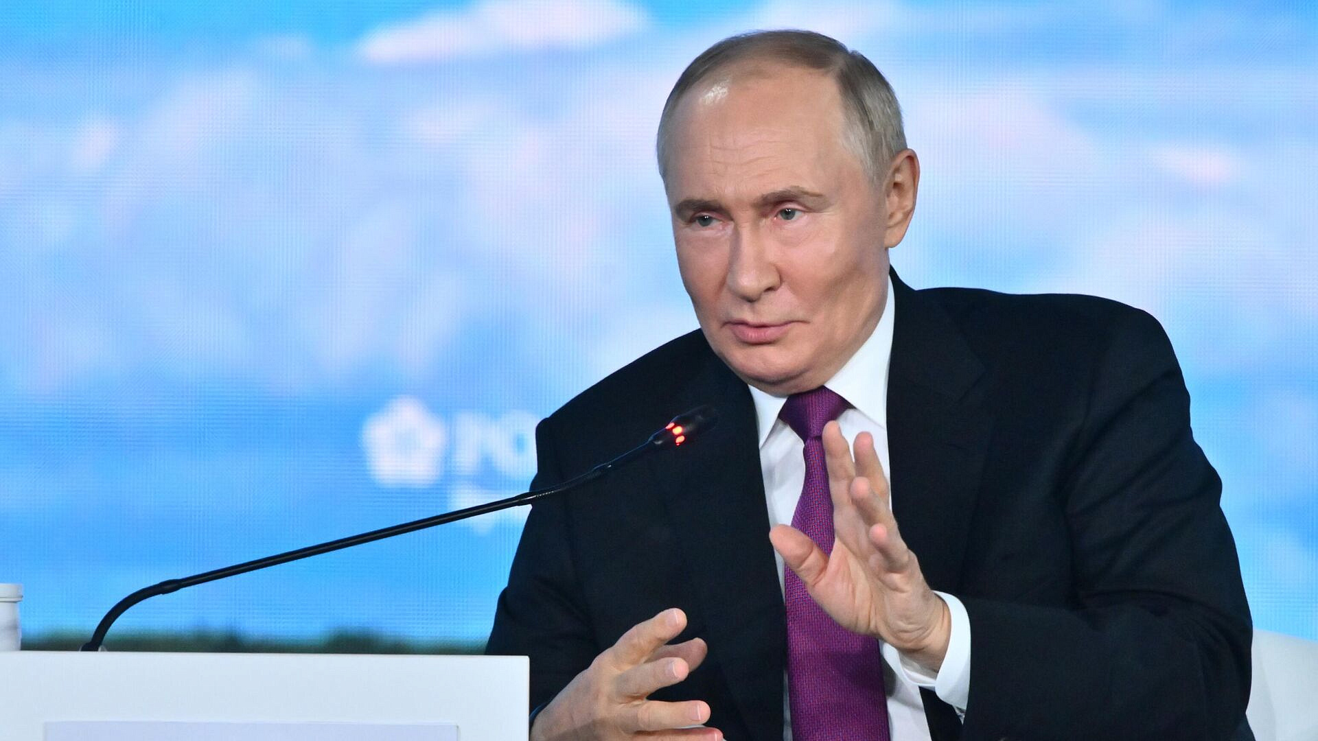 Вучич рассказал, что ответил Путин на предложение приостановить СВО