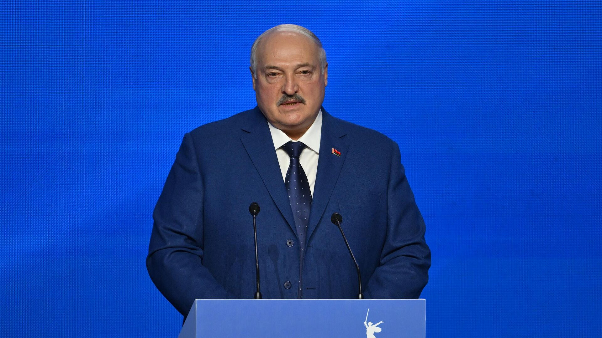 Лукашенко потребовал определиться с развитием отрасли ракетостроения