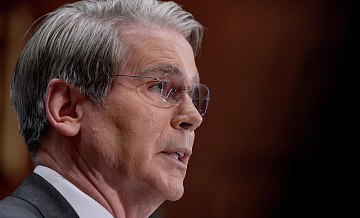 Бессент назвал условие для конвоирования США судов через Ормузский пролив 