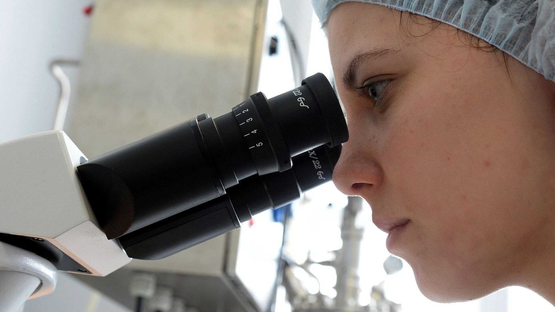 В Москве запустили производство лекарства для терапии 13 видов рака