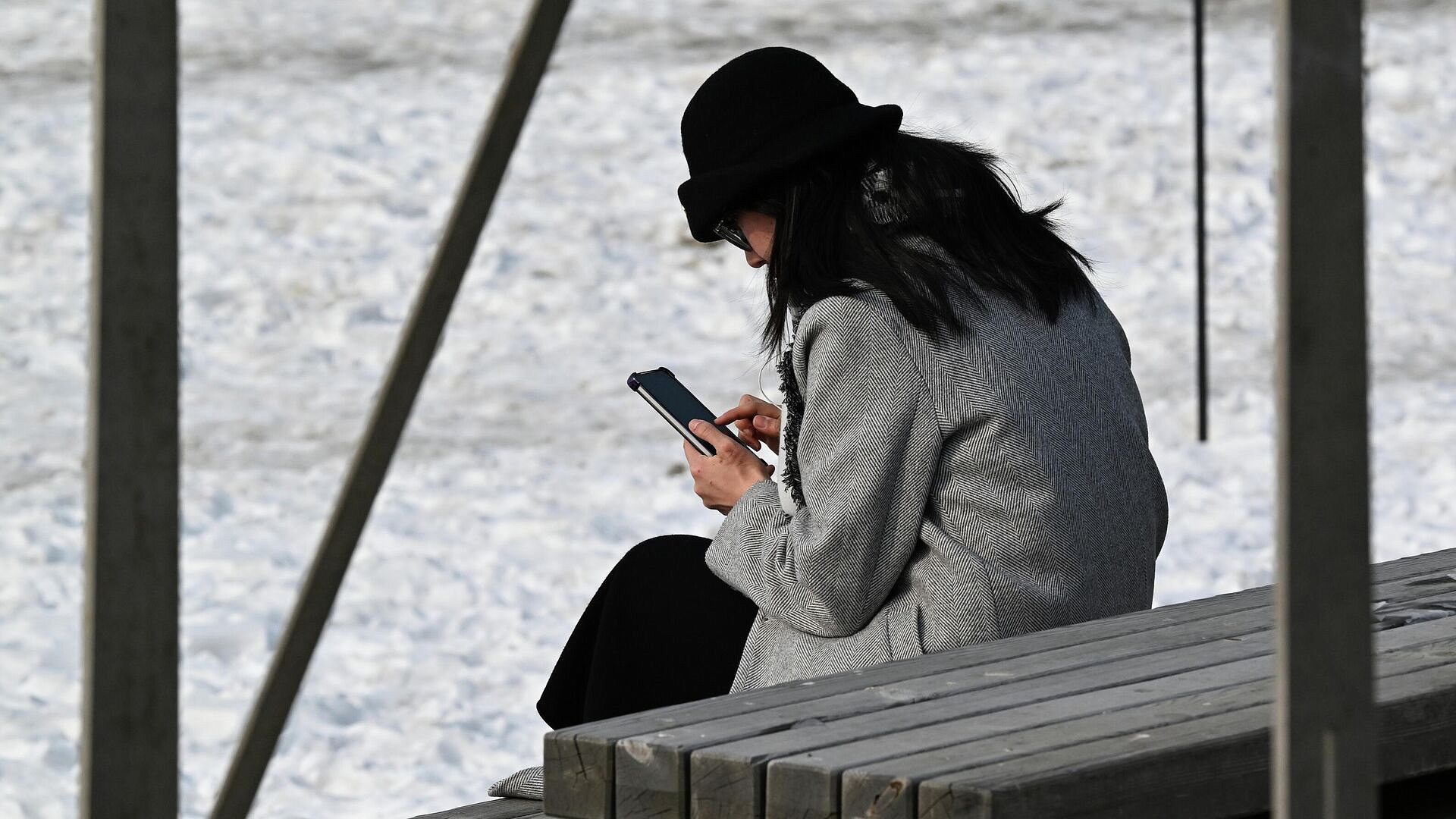 Москвичей предупредили о схемах, используемых мошенниками перед 8 марта