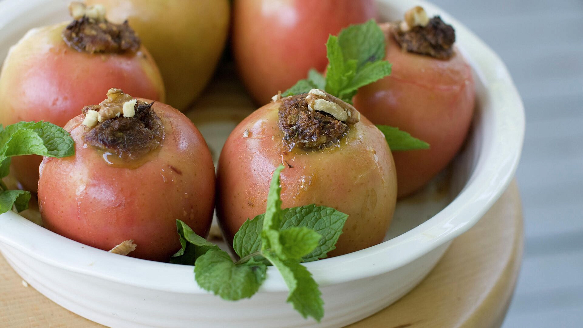 Володин поздравил еврейскую общину с иудейским Новым годом