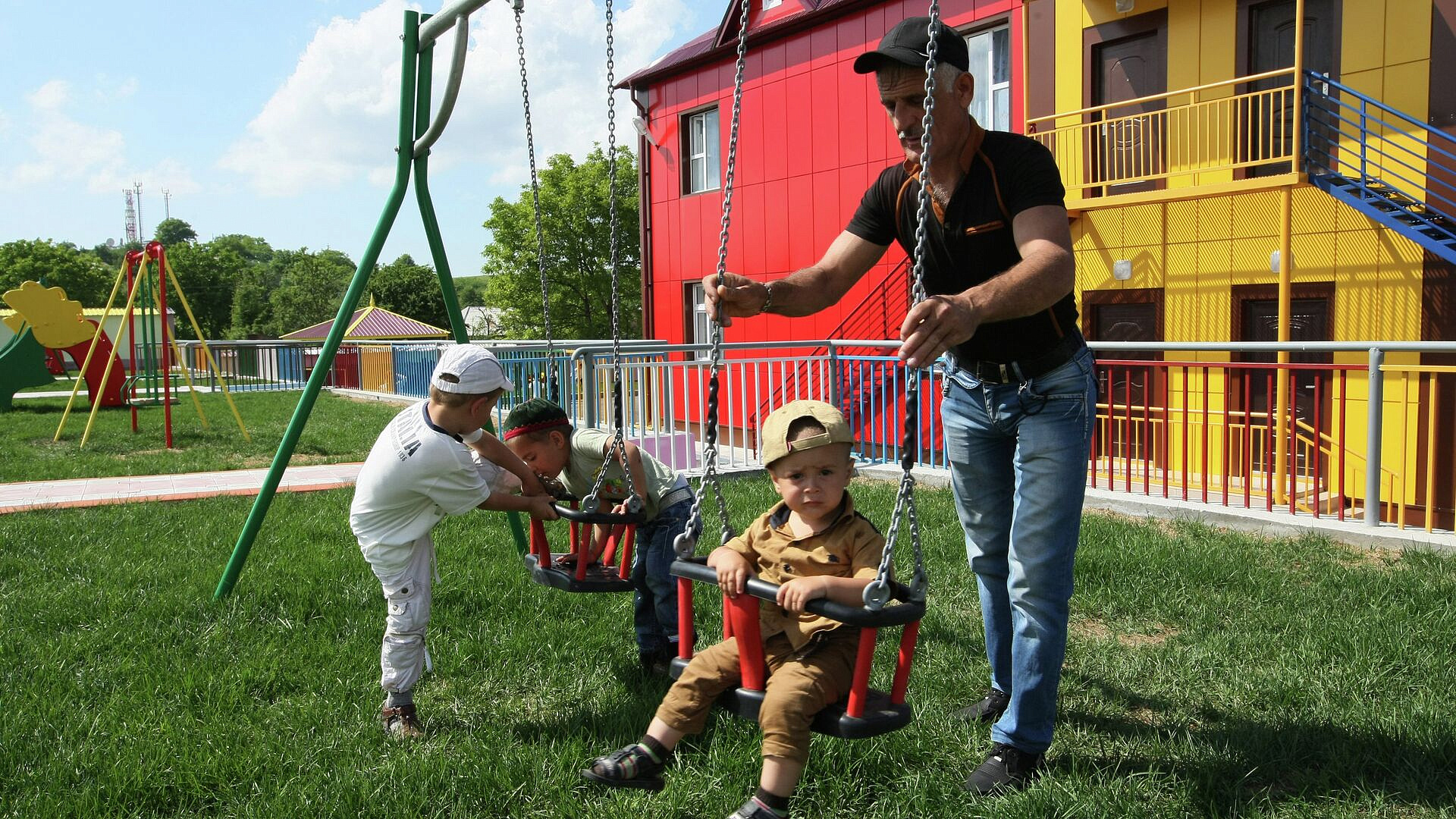 Дети, которых назовут в честь героев Чечни, получат по 500 тысяч рублей