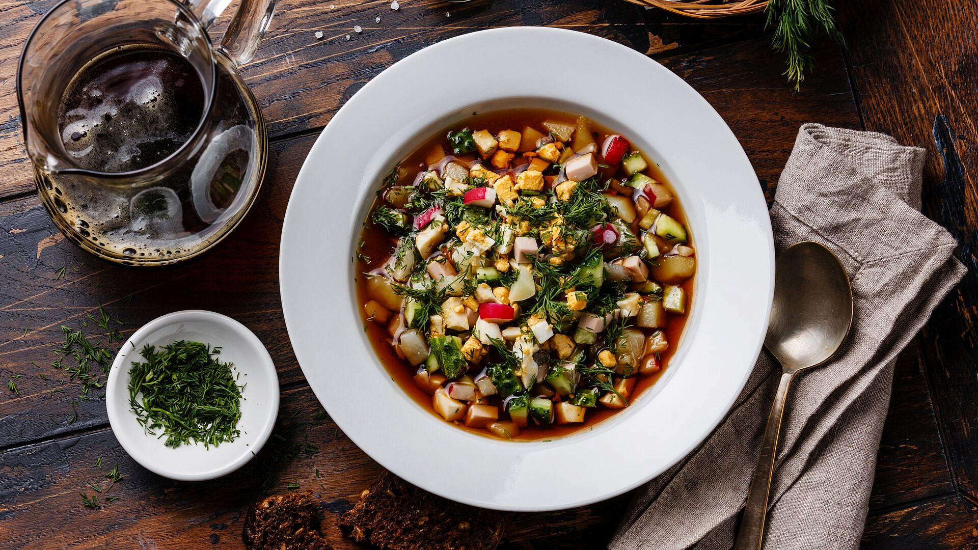 Москвичи назвали квас самой вкусной заправкой для окрошки