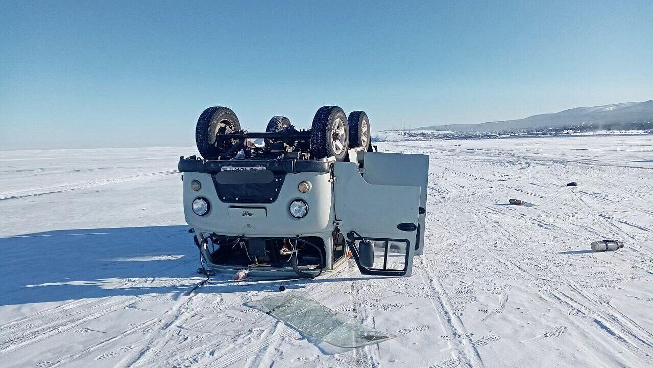 Водителю УАЗа, опрокинувшегося на Байкале, избрали меру пресечения