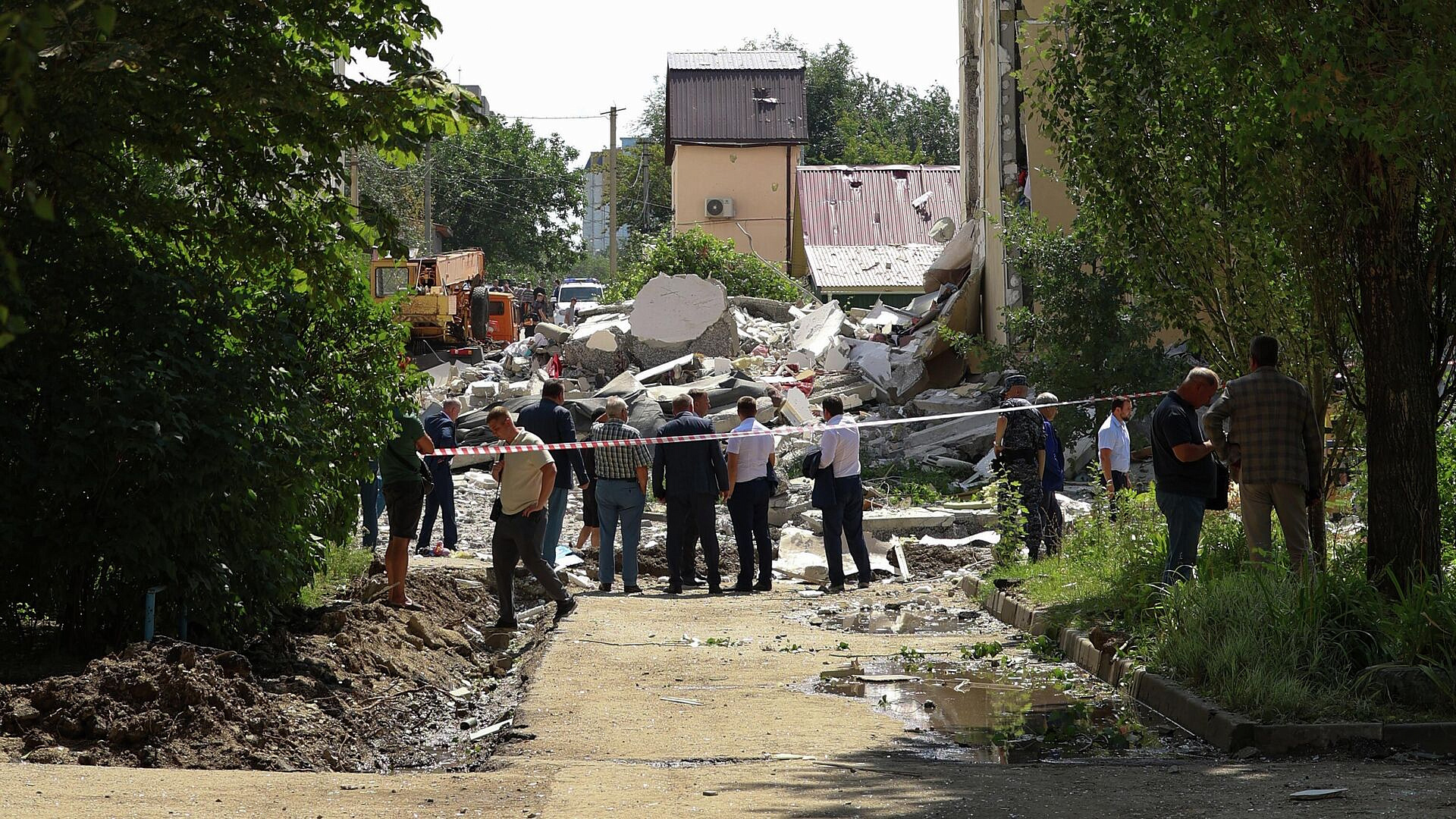 Жители Саратова несут гумпомощь для пострадавших при взрыве газа