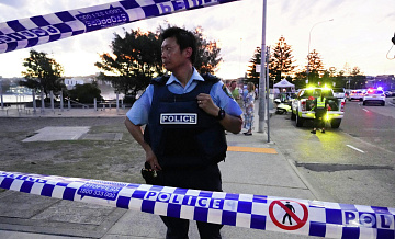 Жилой дом в Сиднее второй раз за два года таранит полицейская машина