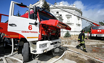 В Севастополе из горящей панорамы удалось вынести фрагменты полотна
