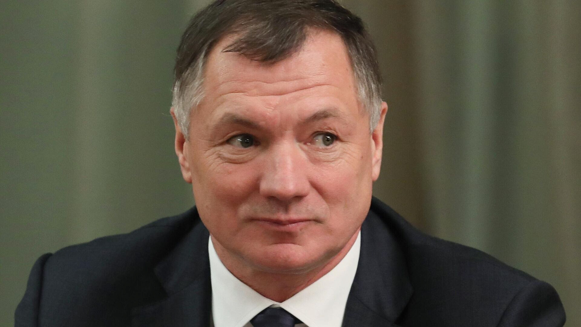 Хуснуллин исполнил новогоднюю мечту девочки из Курской области