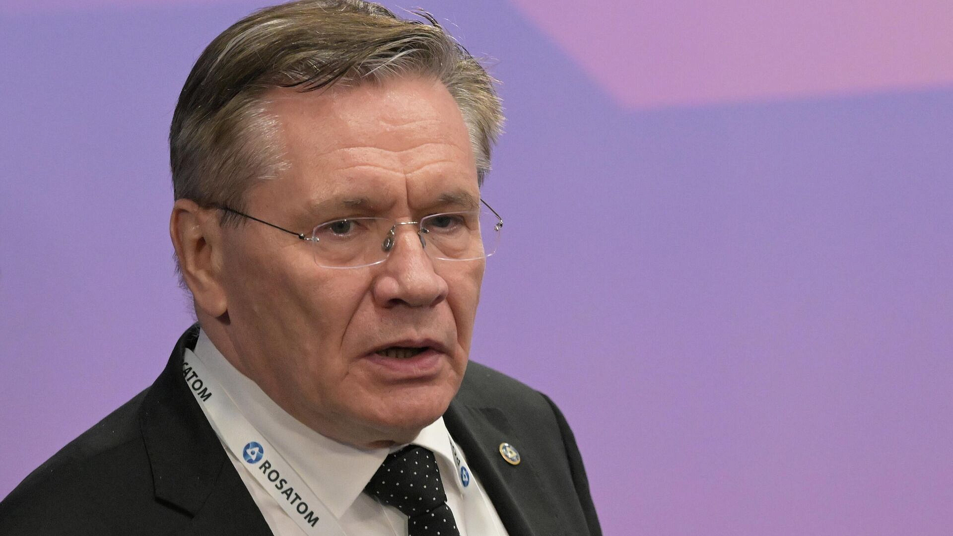 Иран делает многое для безопасной эвакуации россиян, заявил Лихачев