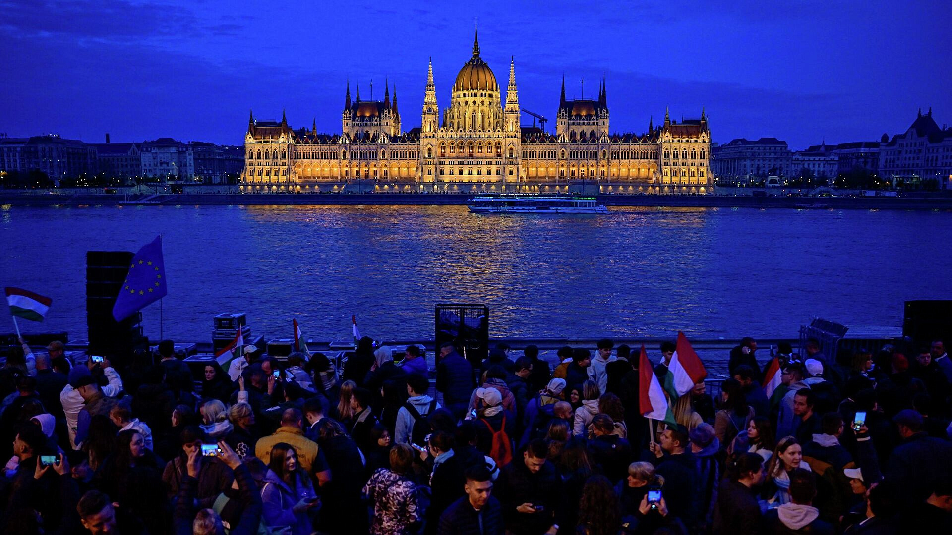 "Тиса" на выборах в Венгрии получает 137 мест из 199