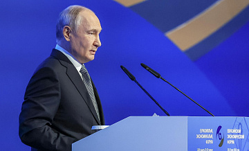 Путин посетил в Астане выставку, посвященную цифровым технологиям в ЕАЭС