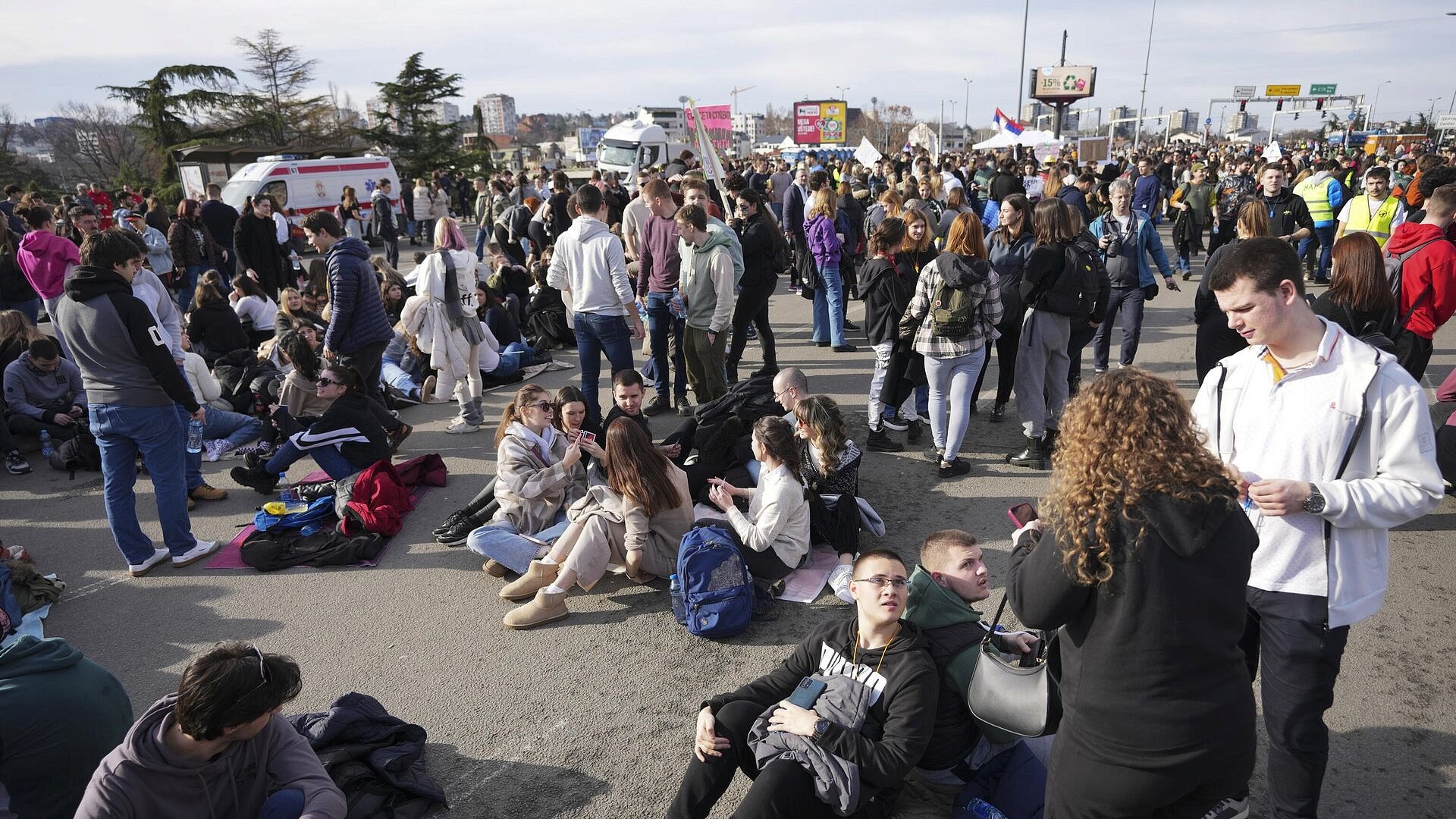 Посол Боцан-Харченко заявил о попытке запуска цветной революции в Сербии