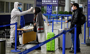 Китайские власти намерены ослабить антиковидные меры для туристов
