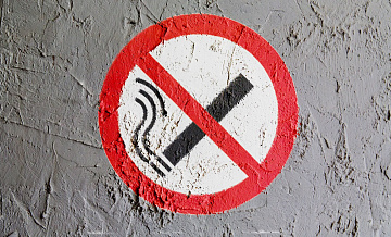 Ученые обнаружили сходное влияние "стиков" и сигарет на гены старения