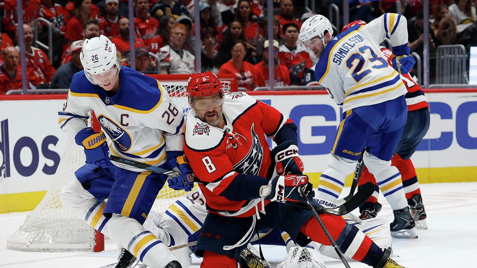 Две передачи Овечкина помогли "Вашингтону" обыграть "Баффало"