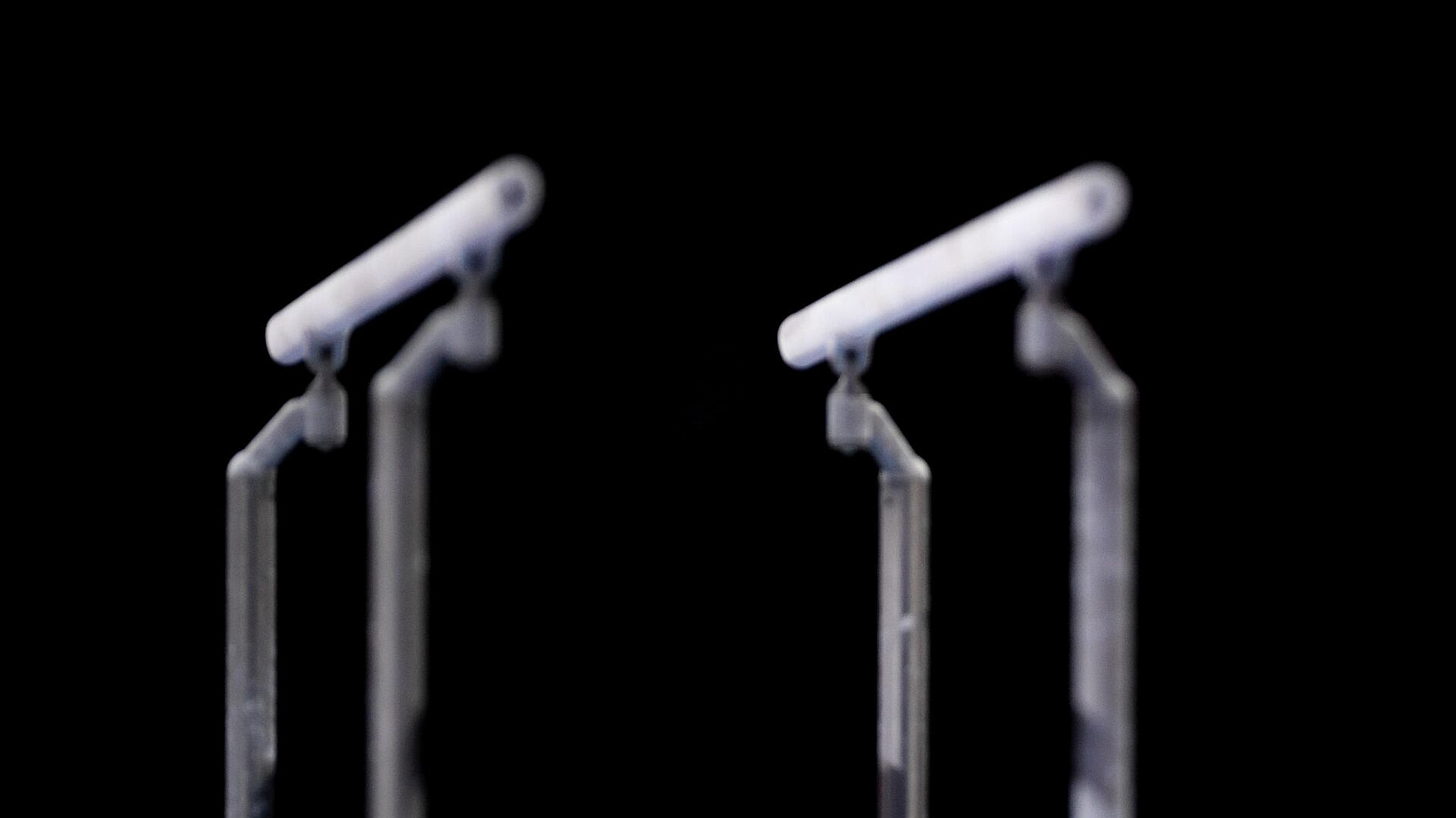 Российский гимнаст взял бронзу на параллельных брусьях на этапе КМ в Каире