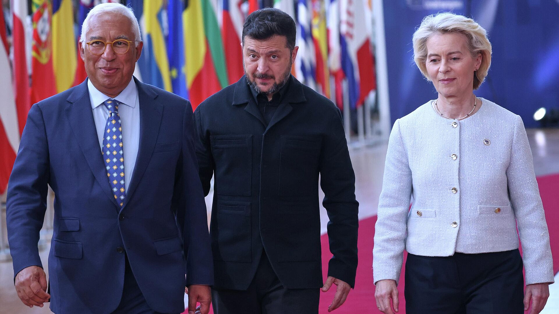Сенатор от ДНР назвал поездку Зеленского на саммит G7 политическим шоу 