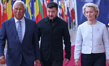Сенатор от ДНР назвал поездку Зеленского на саммит G7 политическим шоу 
