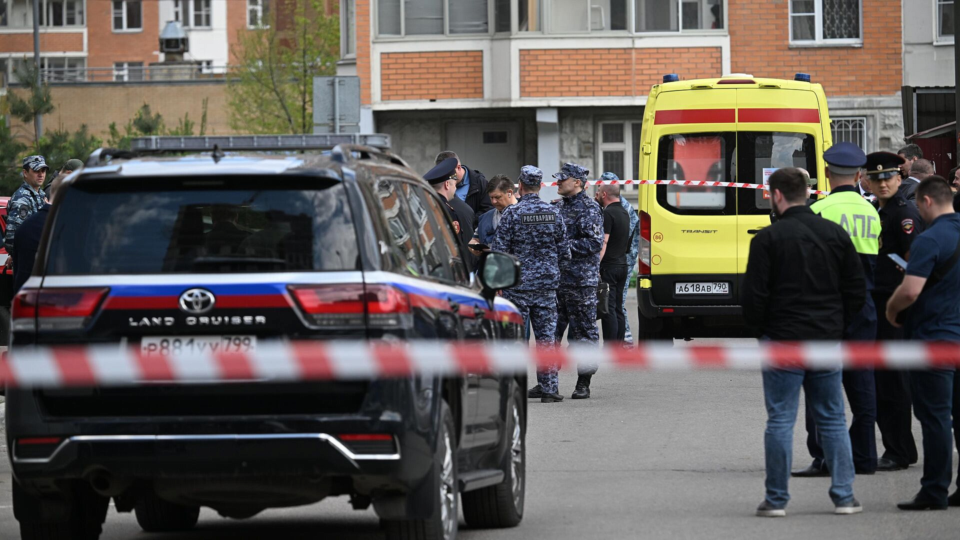 Двор, где при взрыве погиб генерал Москалик, оцепили