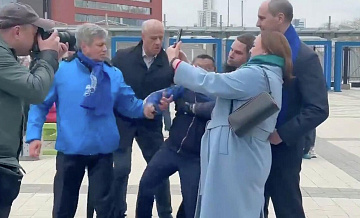 Паслер пообещал юридическую помощь пытавшемуся прорваться к нему мужчине