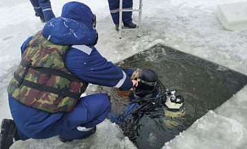 В Брянске спасатели пробурили 2,5 тысяч лунок при поиске детей