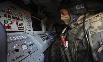 Над Донецком прогремели три взрыва