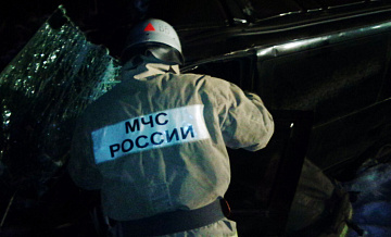 При столкновении двух грузовиков под Ростовом произошла утечка растворителя