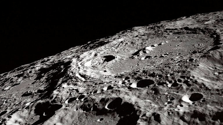 Китай может начать добычу ископаемых на Луне