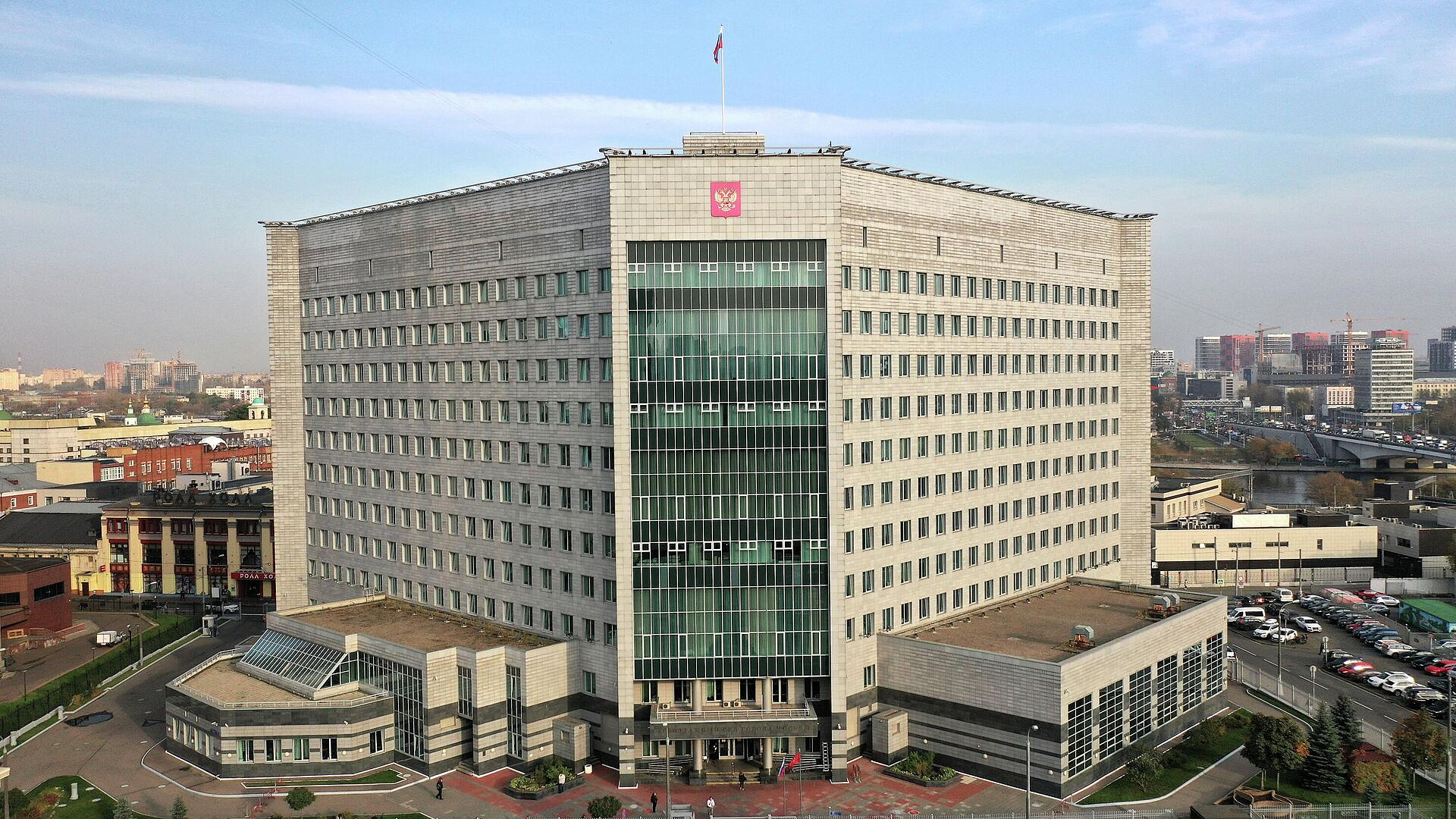 Суд возбудил дело о банкротстве экс-топа "Открытие Холдинга"