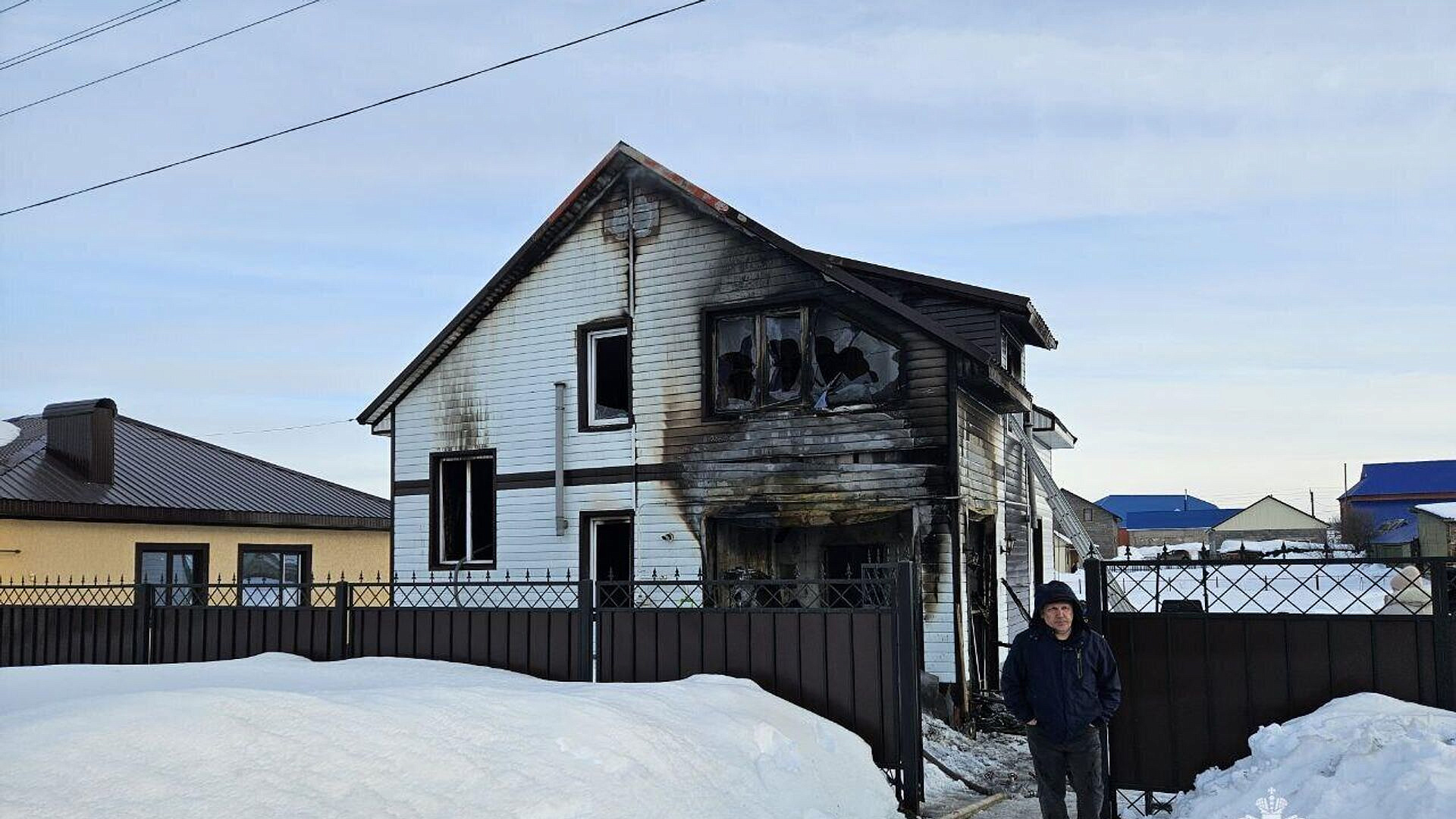 В Башкирии потушили пожар в частном доме, где погибли женщина и дети