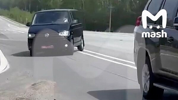 ГАИ проверяет видео, на котором машина посла Польши нарушает правила
