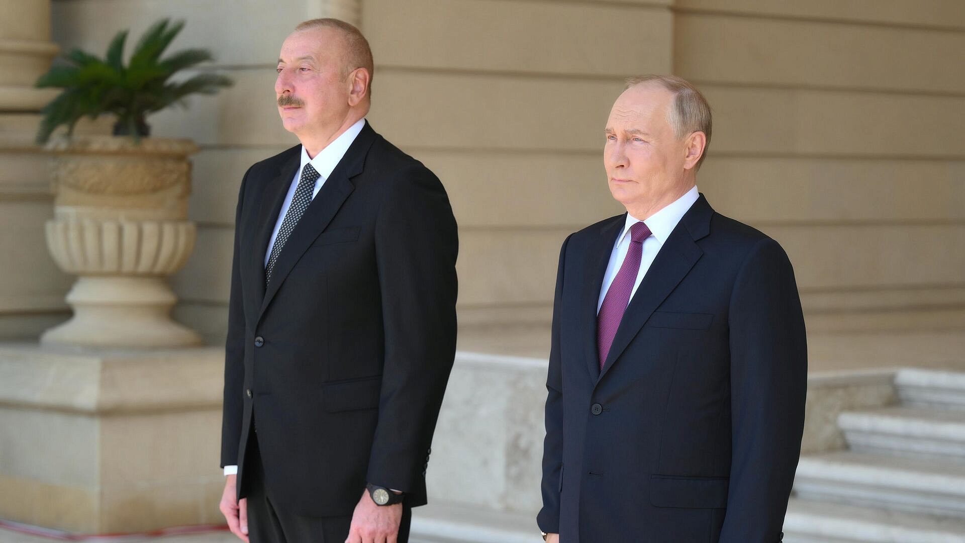 ����� ������ ������������ ����� ������� � �������������