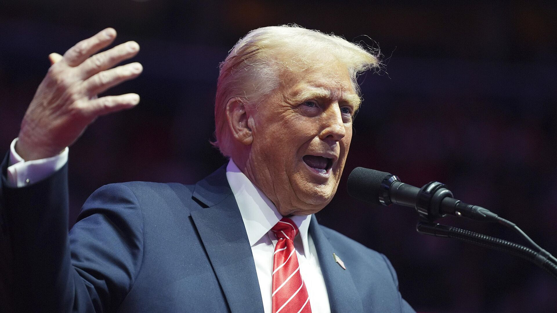 Дугин не исключил возможность нового покушения на Трампа