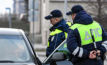 Жители Урала чаще других превышали скорость, показал опрос