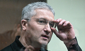 Суд взыскал с экс-замминистра обороны Иванова долг за коммуналку