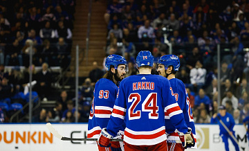 "Рейнджерс" прервали серию из шести поражений в НХЛ, обыграв "Чикаго"