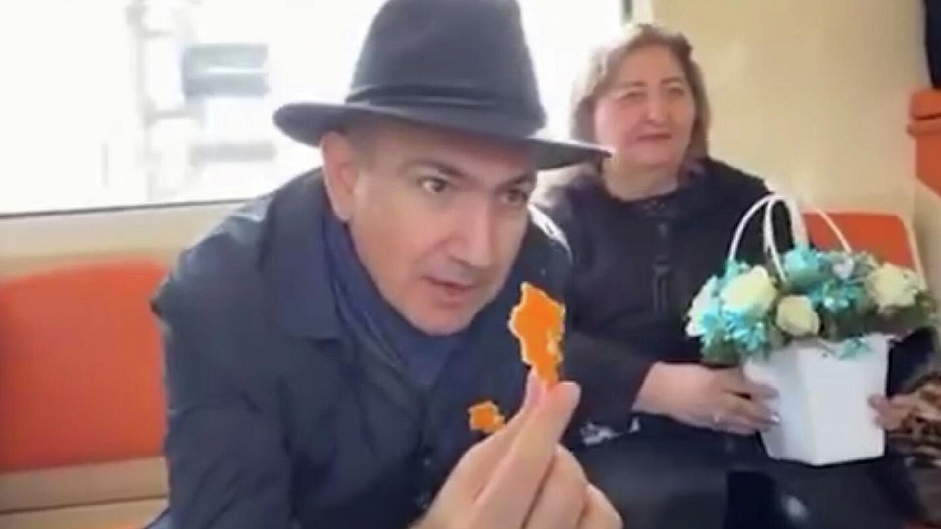 Пашинян извинился перед женщиной, на которую накричал в метро