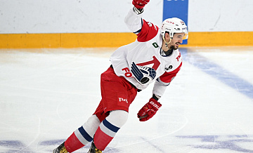 "Локомотив" обыграл "Спартак" и вновь повел в серии плей-офф КХЛ