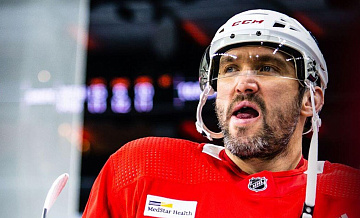 Овечкин заявил, что был шокирован обменом хоккеиста Карлсона в "Анахайм"