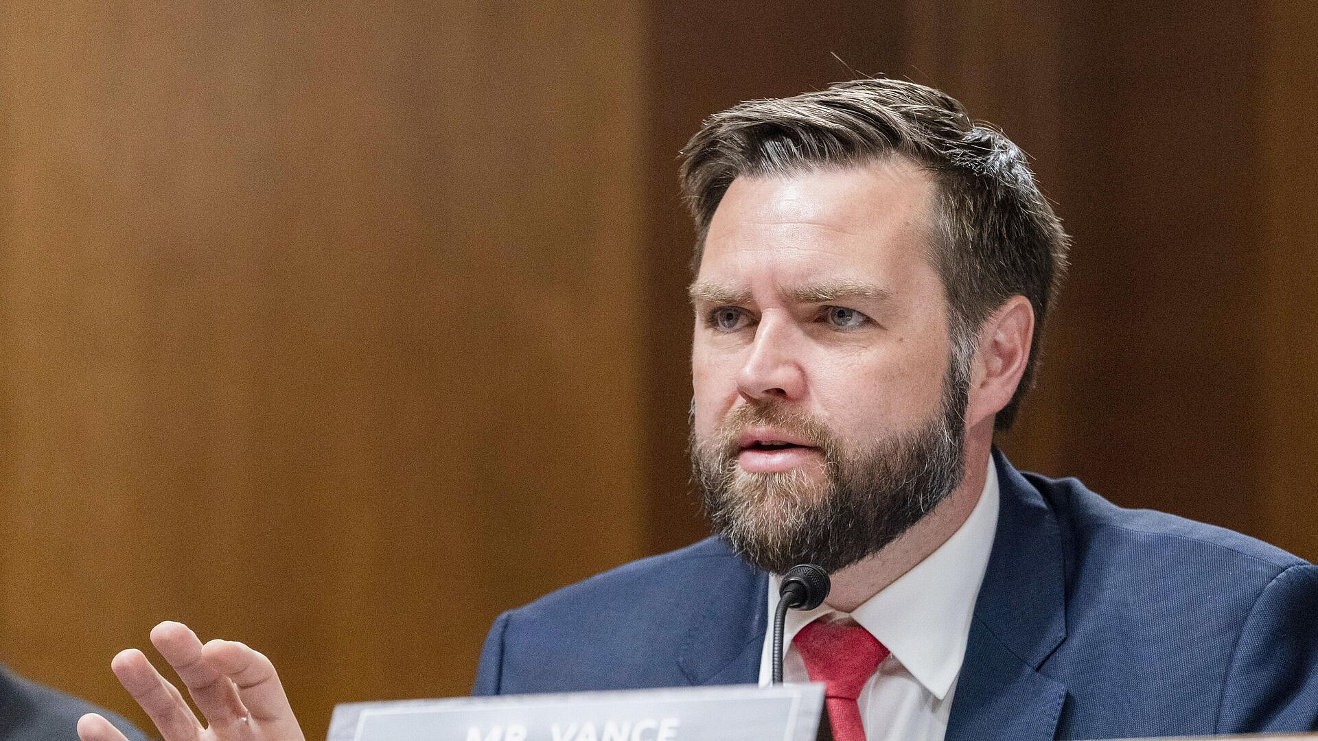 Вице-президент США заявил о кадровом и технологическом кризисе в Пентагоне